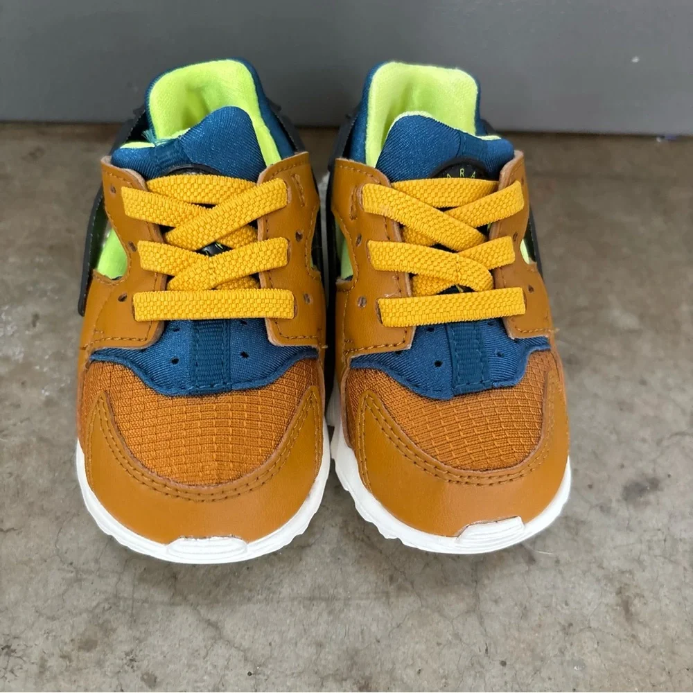 Nike Kids‎ Huarache Run Sneakers Size 4C